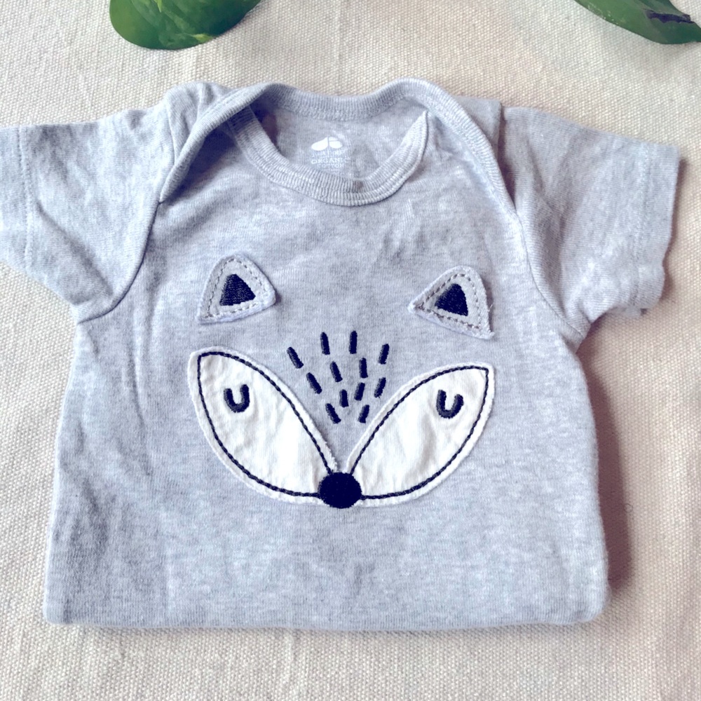 🍀*SOLD* JUST BORN ORGANIC 3-6 month BODYSUIT